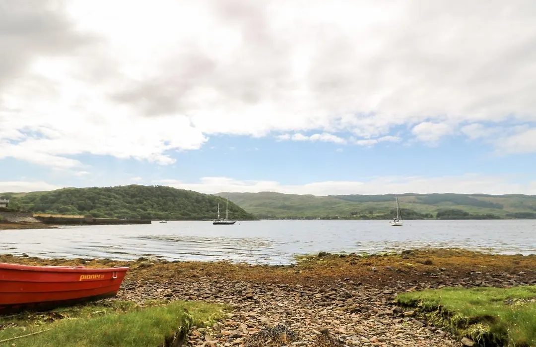 Fearnach Bay House-1