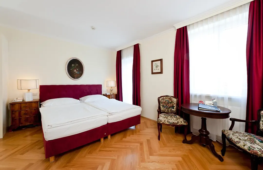 Hotel Regina-1