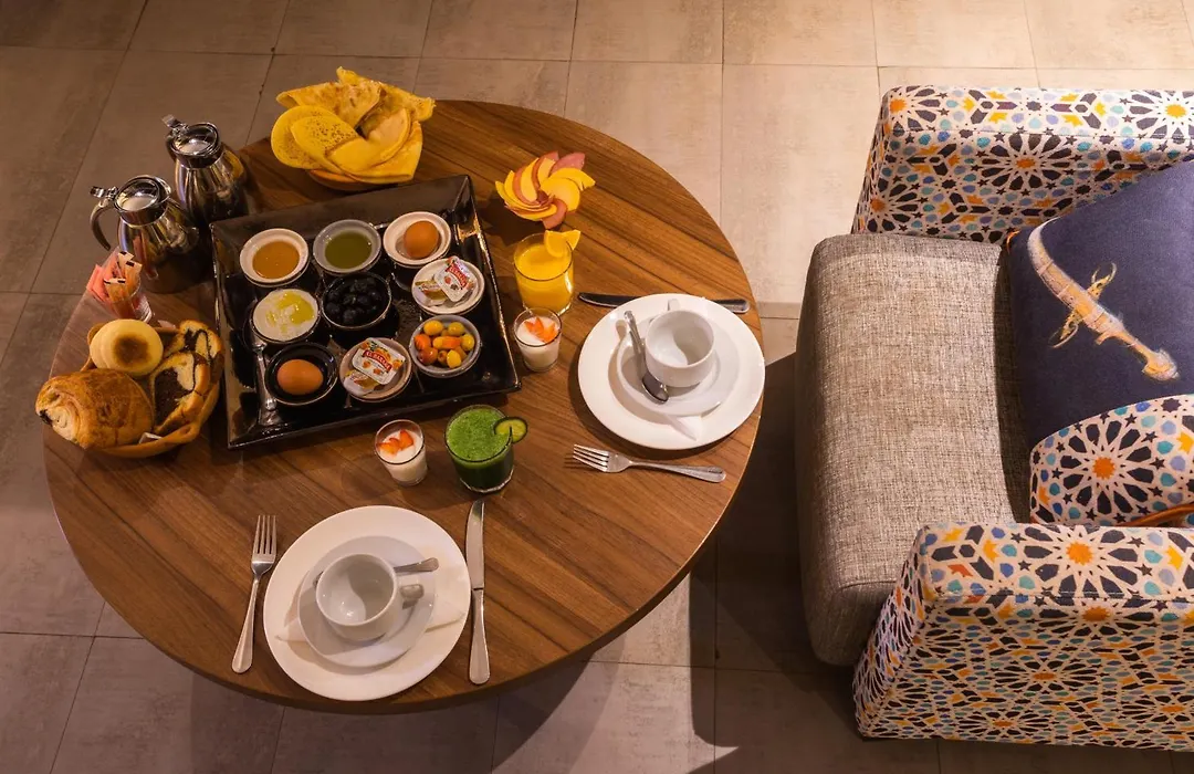 Dellarosa Boutique Hotel And Spa-1