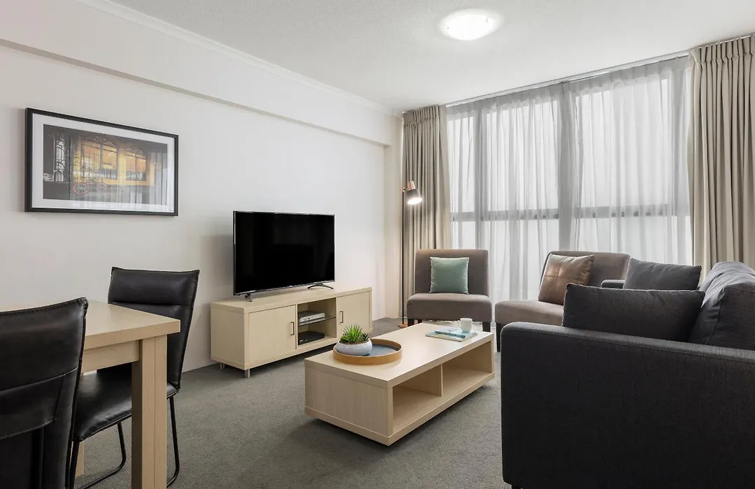 Oaks Brisbane River City Suites-1
