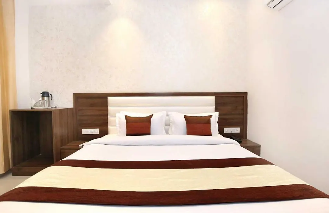 Hotel O Grand Star-1
