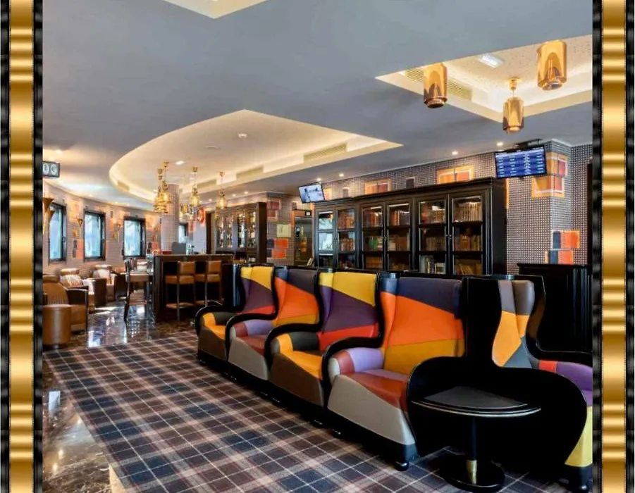 Hotel Jaguar Oporto - Is Near The Metro Has Free Parking And A Free Shuttle Service Between The Airport And The Hotel From 7Am To 8Pm-1