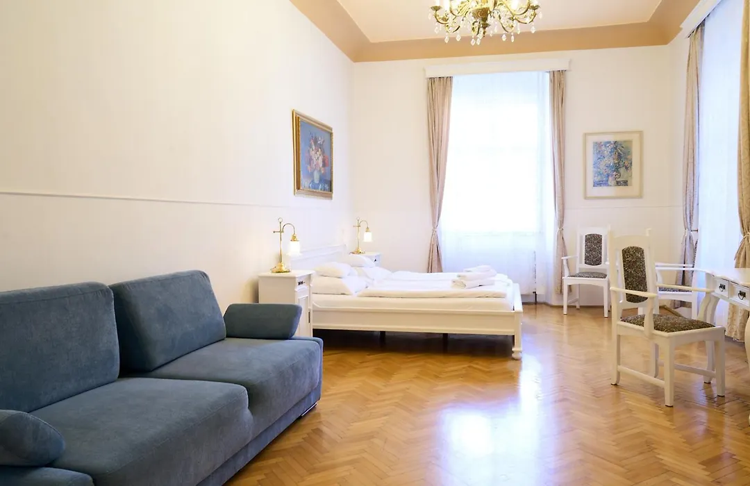 Hotel U Zlateho Jelena-1