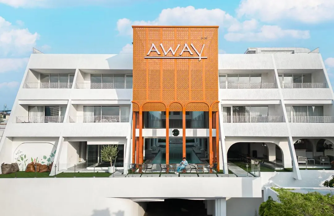 Away Bangkok Riverside Kene-1