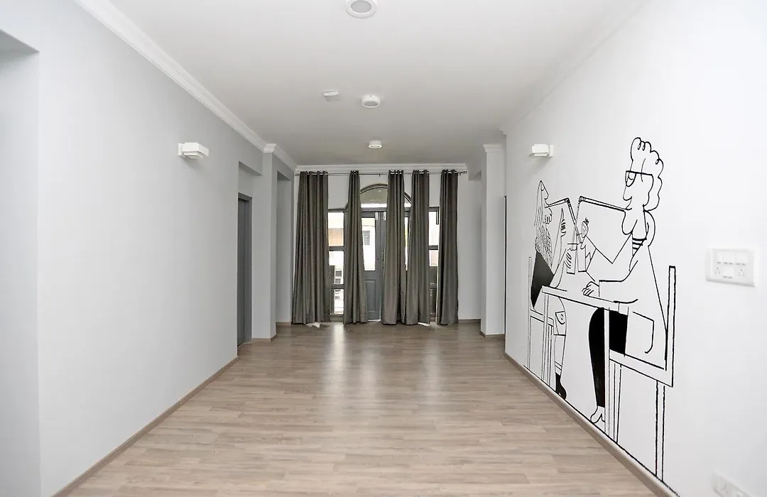 Oyo Townhouse 17 Huda City Center Near Leisure Valley Park-1