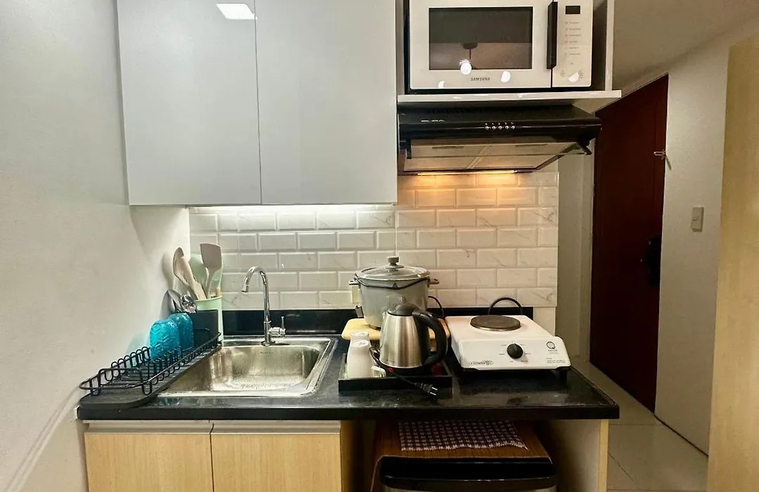 City Nest Makati With Rooftop Pool And Free Netflix-1