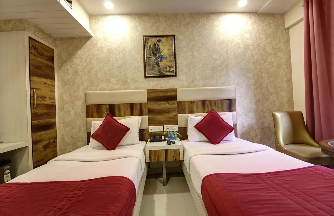The Shanti Plaza - Traveler'S Choice Awarded 2025 - New Delhi Railway Station, Paharganj-1