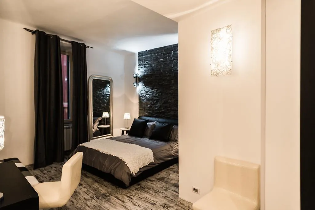 Trevi & Pantheon Luxury Rooms-1