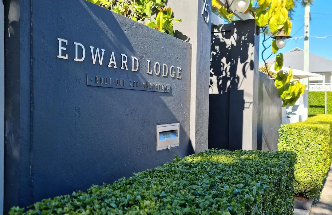 Edward Lodge New Fam-1