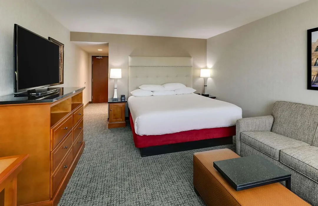 Drury Inn & Suites Phoenix Airport-1