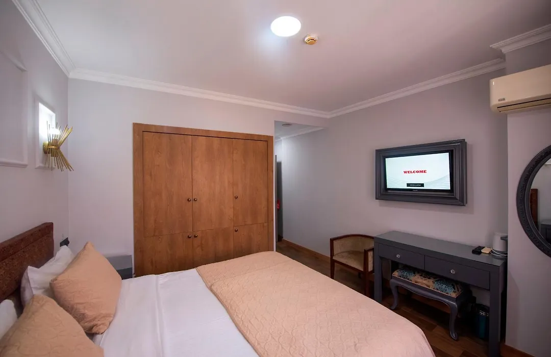 Hotel Daphne-1