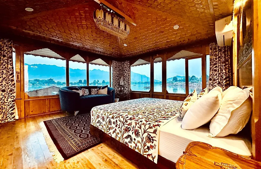 New Jacquline Heritage Houseboats-1