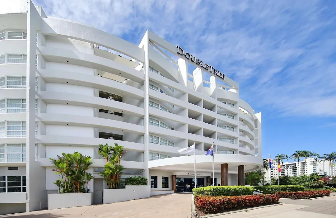 Doubletree By Hilton Cairns-1
