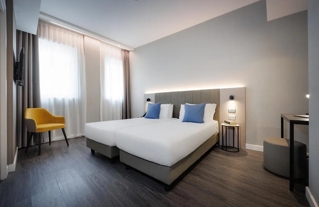 Ih Hotels Milano Centrale-1