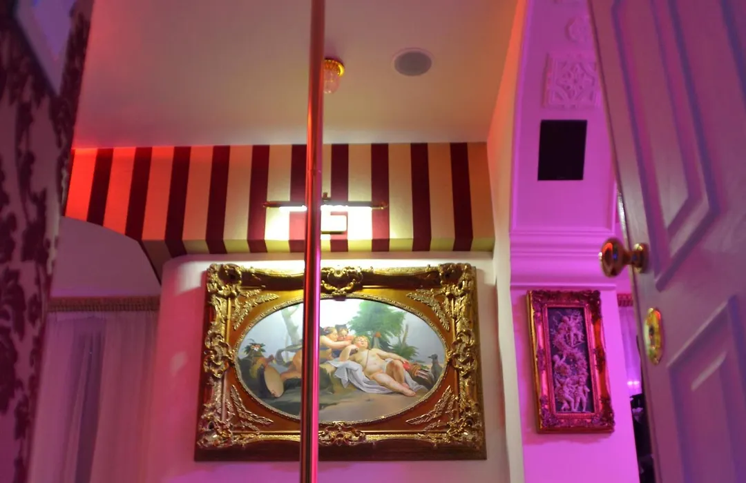 Erossuite Guesthouse-1