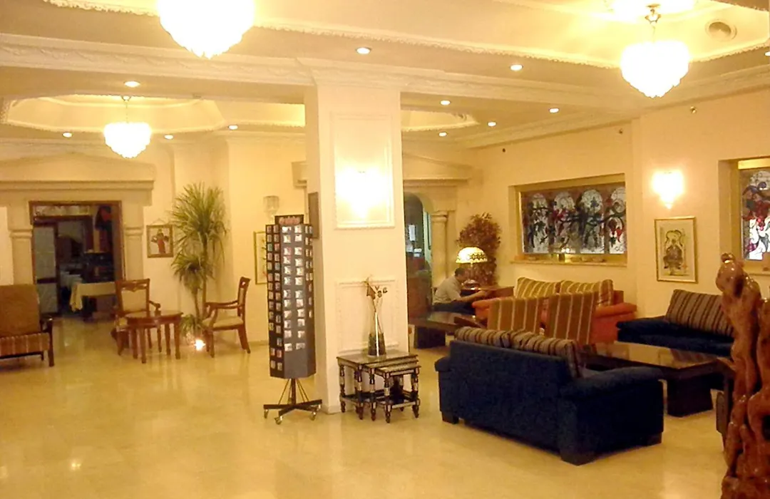Commodore Hotel-1