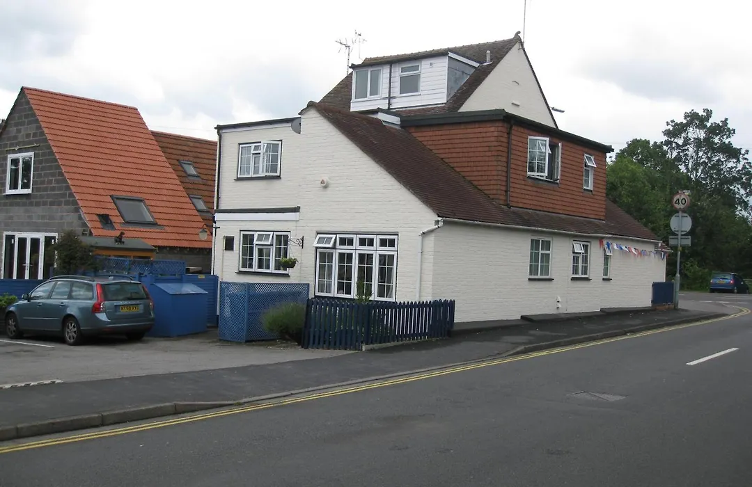 Penryn Guest House, Ensuite Rooms, Free Parking And Free Wifi-1