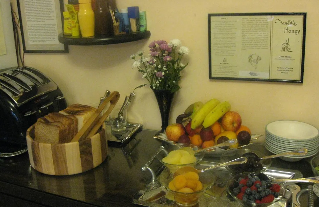 Penryn Guest House, Ensuite Rooms, Free Parking And Free Wifi-1