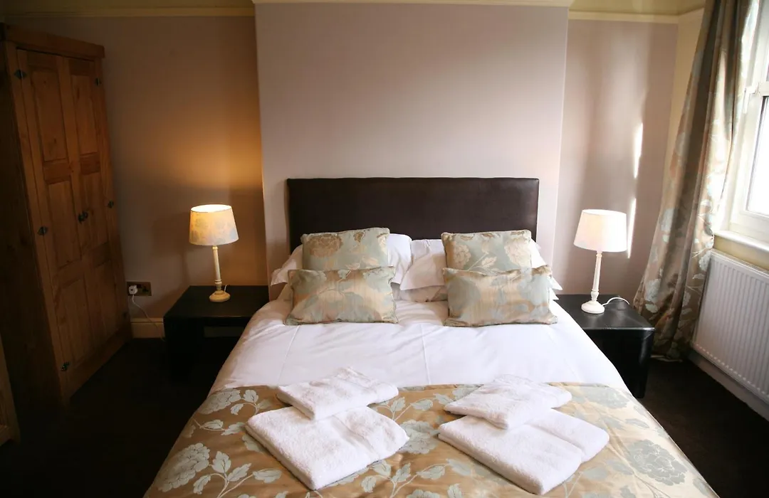 Gillygate Guest House-1