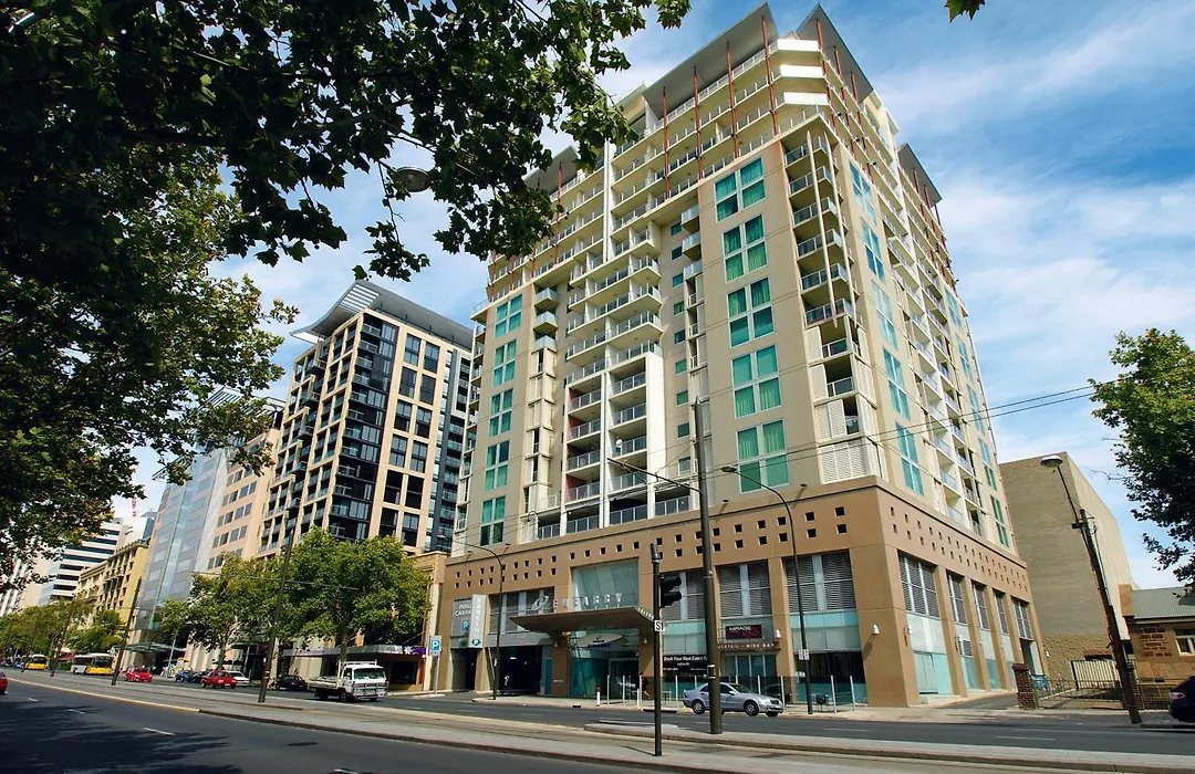 Oaks Adelaide Embassy Suites-1