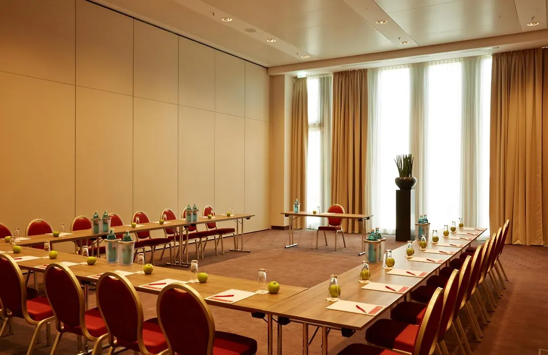 H4 Hotel Muenchen Messe-1