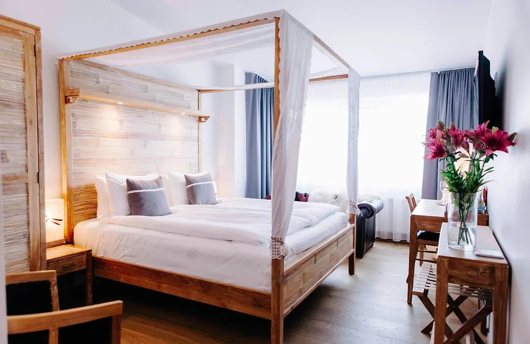 Hotel Eyja-1