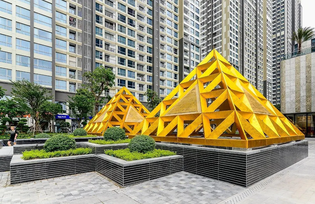 Landmark 81 And Vinhomes Riverside Residence-1