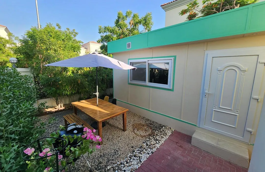 Bungalow 8 - Luxury 1-Bedroom Guest House In Jvt-1