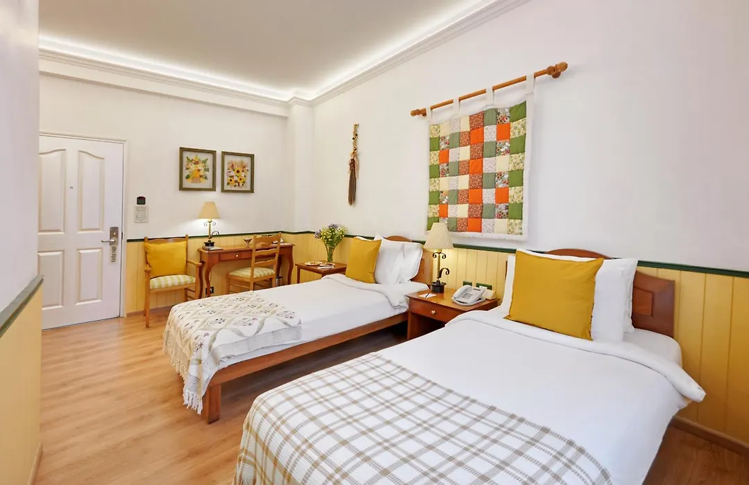 The Gordon House Hotel - Near Gateway Of India-1