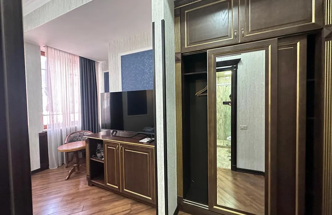 Renaysance Hotel-1