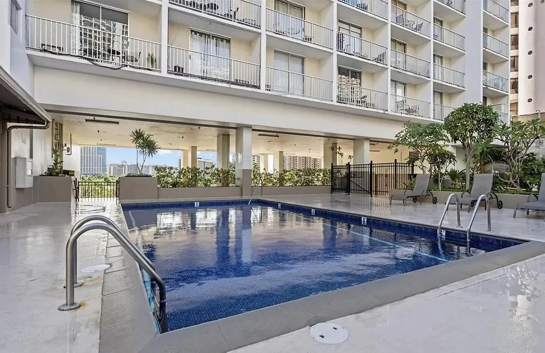 Gem Of Waikiki At Inn On The Park-1