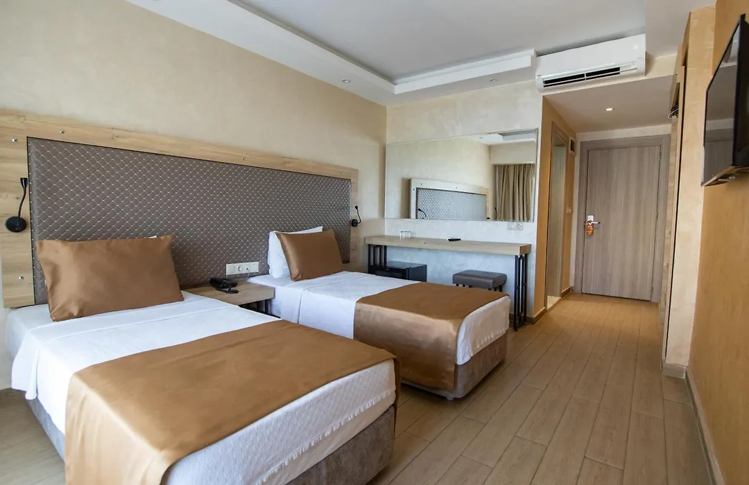 Point Beach Hotel-1