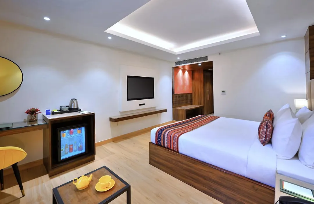 Golden Tulip Agra-1