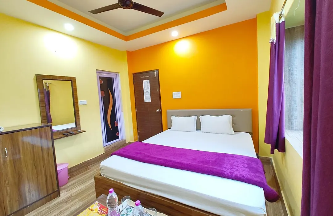 Goroomgo Sahoo Palace Puri - Prime Location Near Sea Beach - Excellent Service With Parking Facilities-1