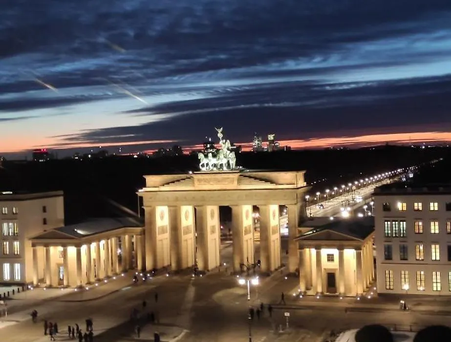 Nexliving Berlin Brandenburger Tor-1