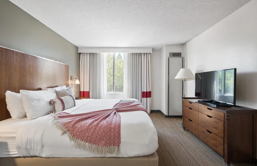 315 Loso Hotel Airport-1