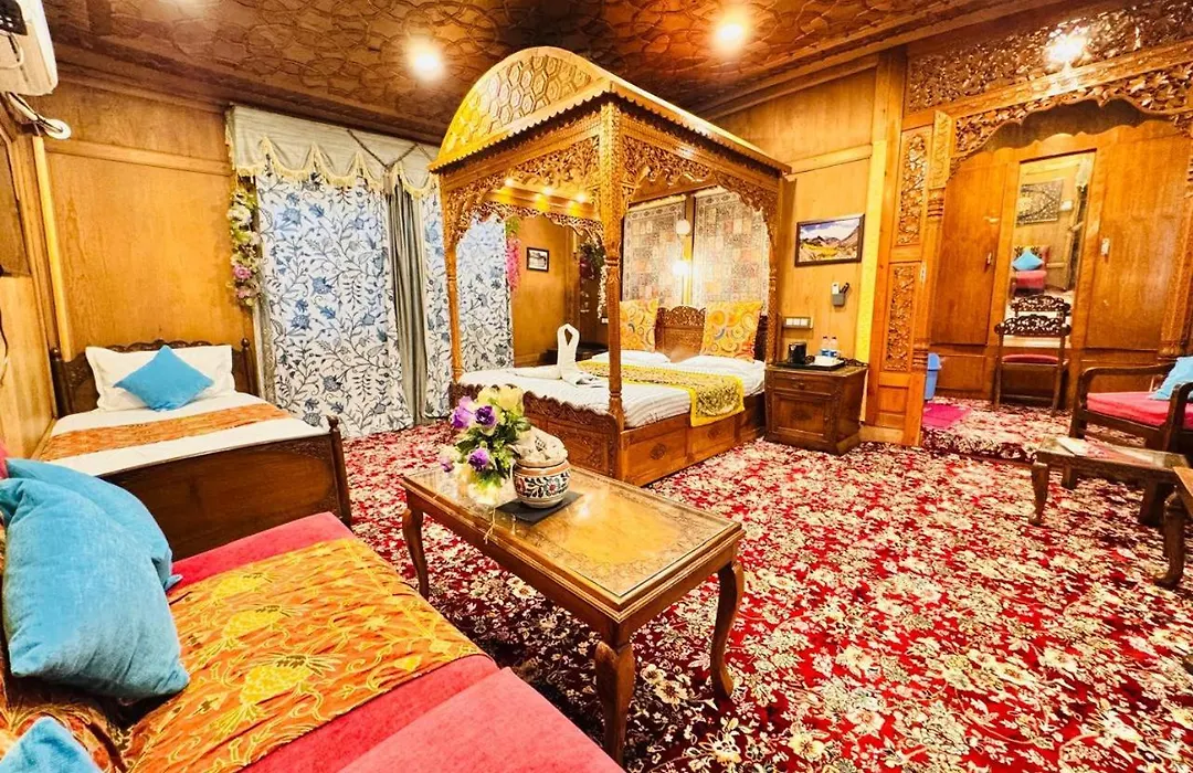 Crown Of India Group Of Houseboats-1