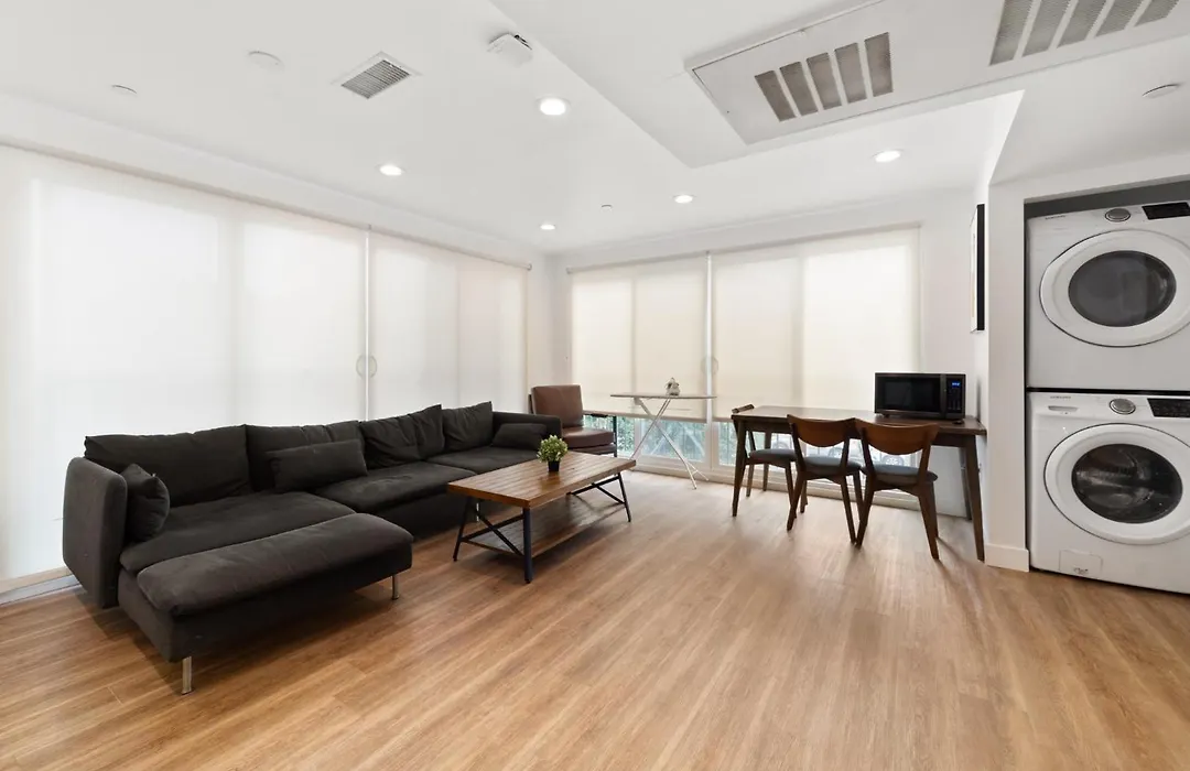 Charming Urban Retreat Near Usc In La- Private Room With Share Living Room With Kitchen-1