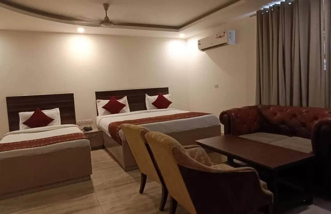 Hotel Embassy International-1