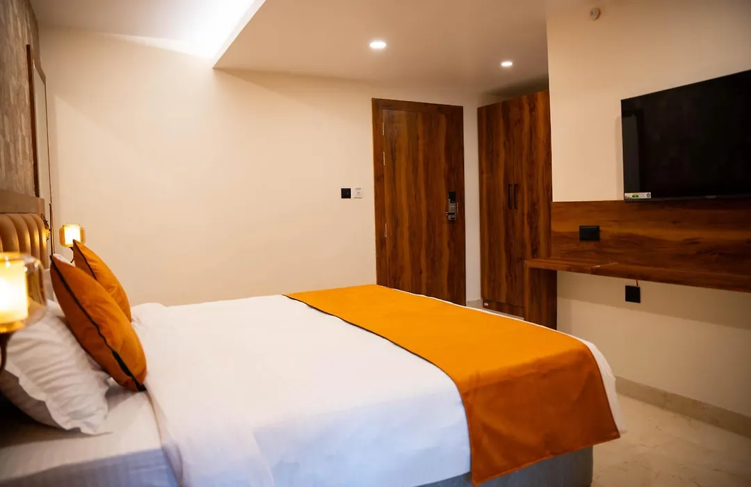 Hotel Orange-1