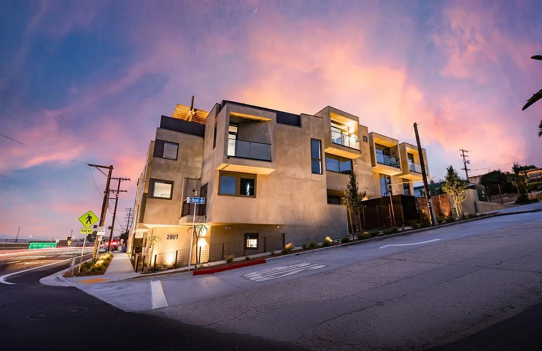 City24 Condo Hotel Little Italy Mission Hills-1