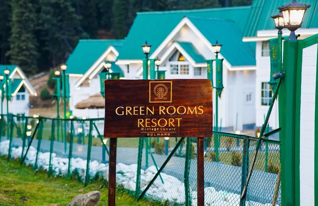 Green Rooms Resort-1