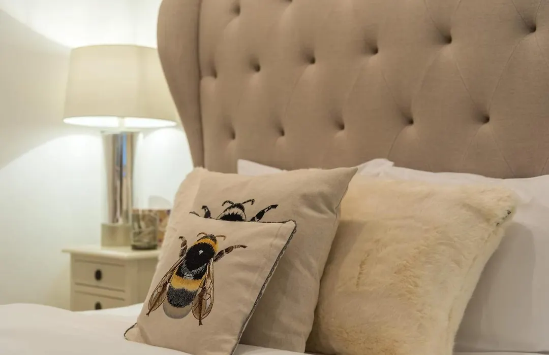 Spacious 1 Bed Sloane Square-1