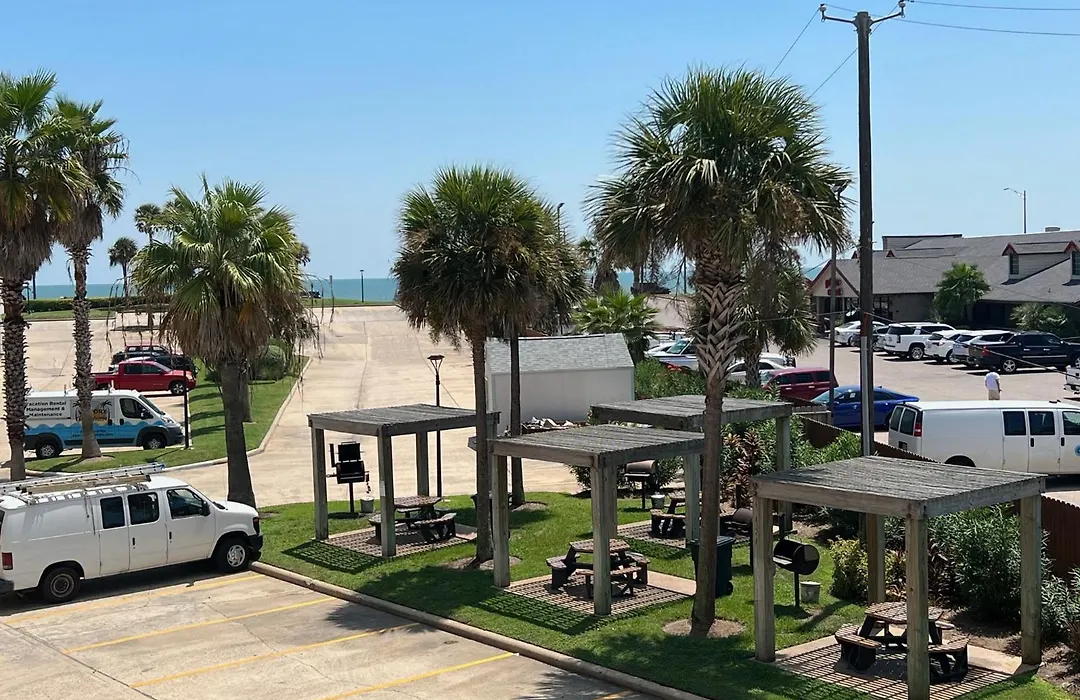 Cozy Galveston Beach Front Condo-1
