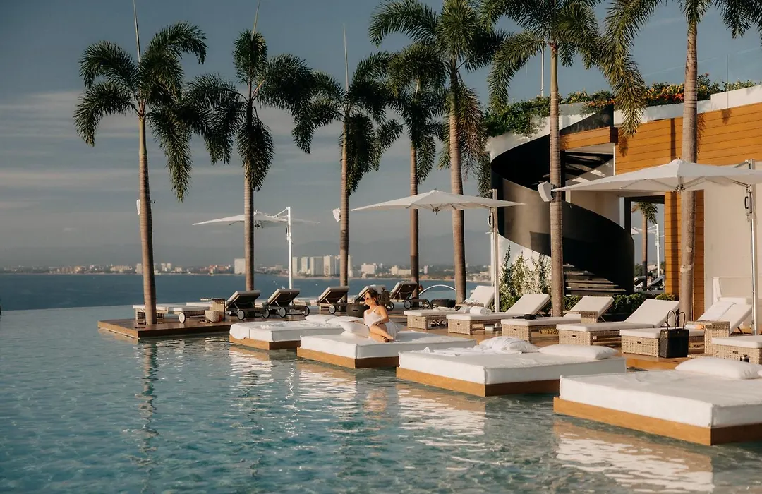 Maxwell Residences Romantic Zone-1