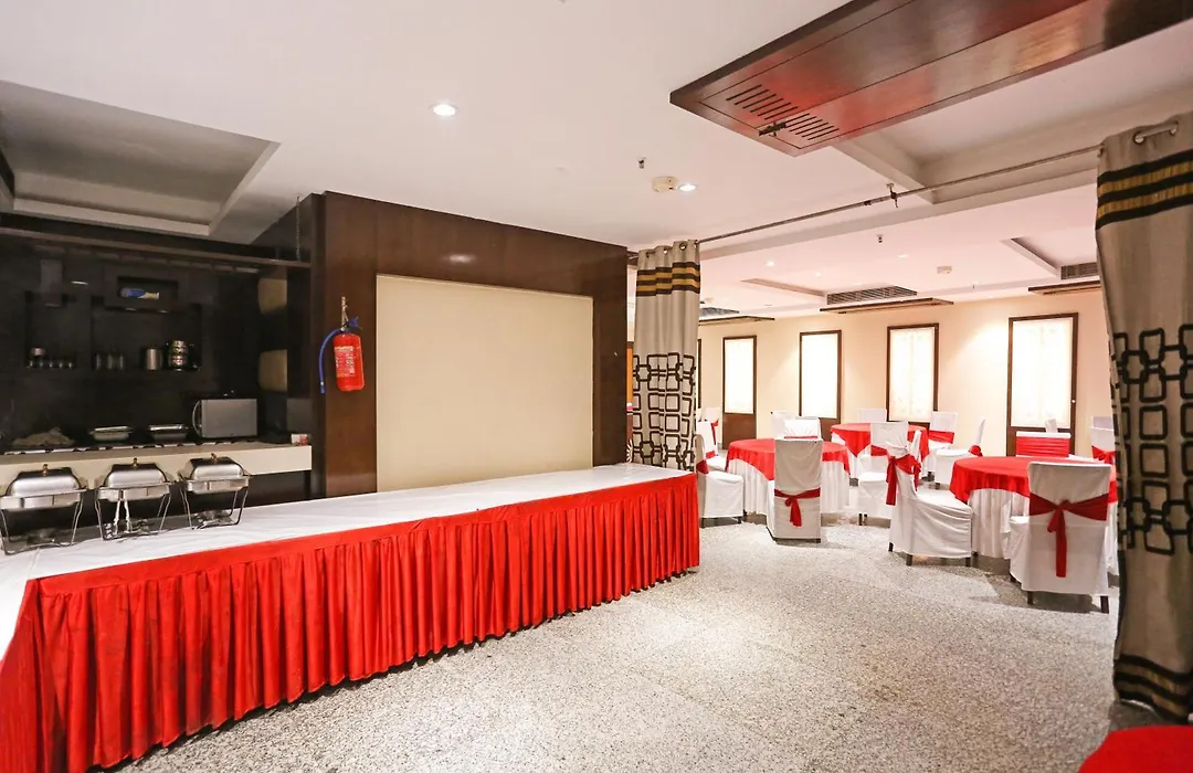 Hotel Fortuner -3 Minutes Walk From Karol Bagh Metro Station-1