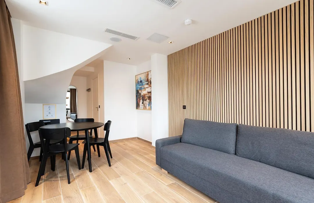Les Suites Hcr-1