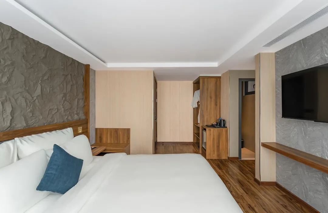Kin Hotel Thai Van Lung-1