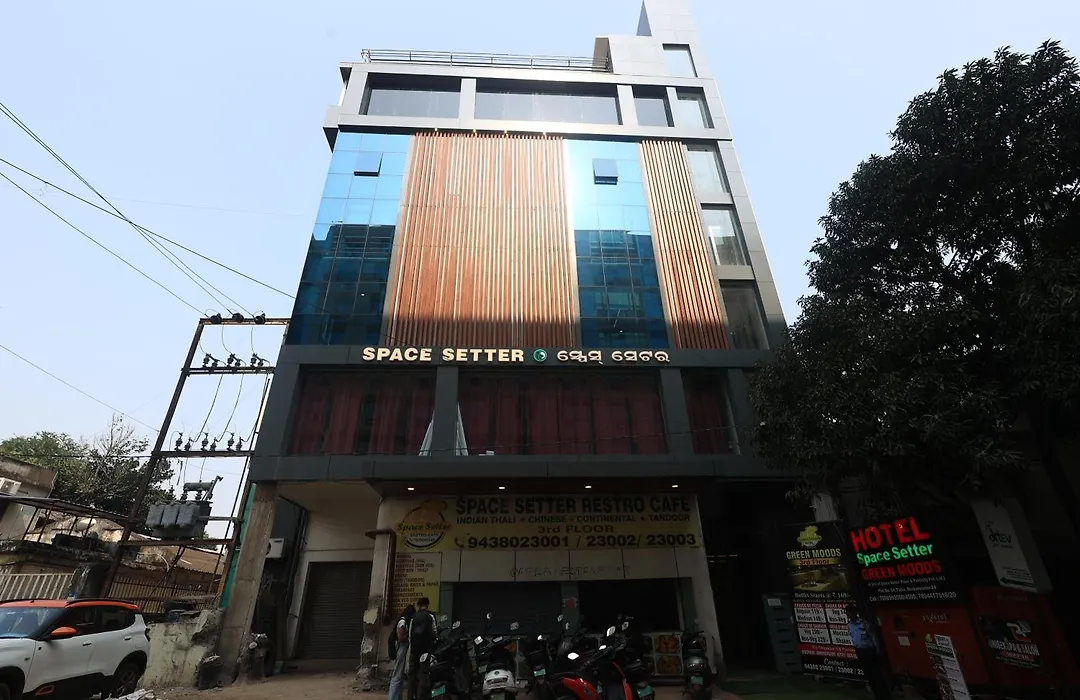 Hotel Space Setter-1
