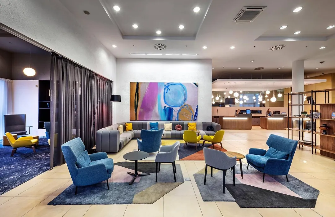 Courtyard By Marriott Prague Airport-1